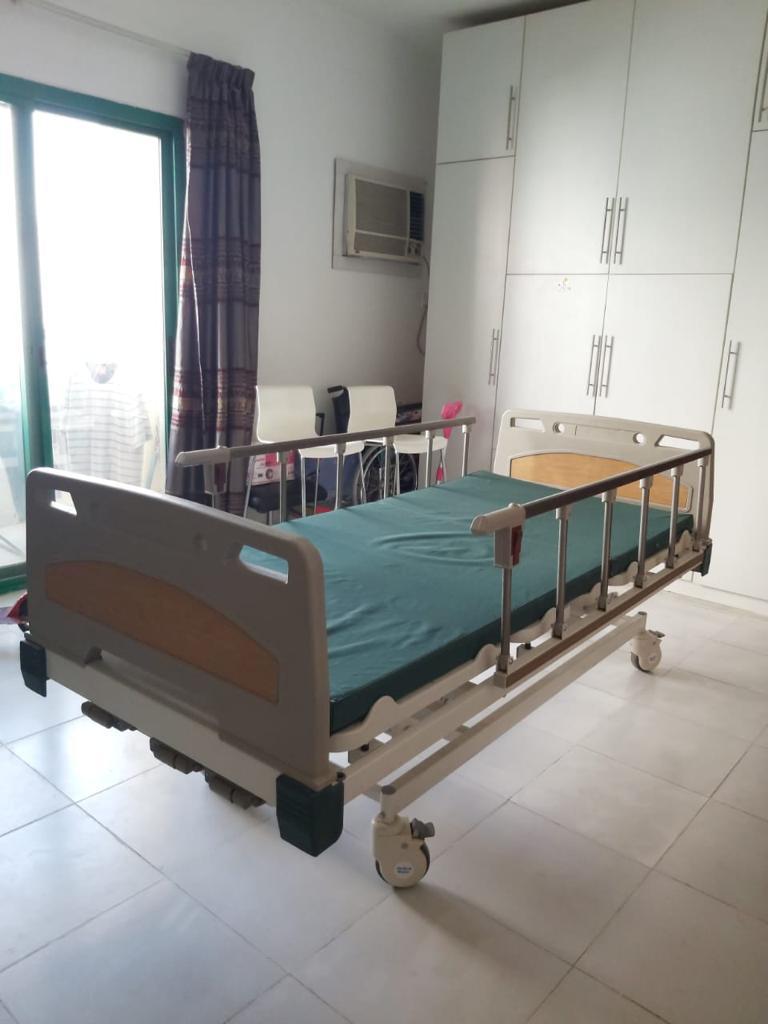 Manual Hospital bed  Three Function  with medicated Mattress